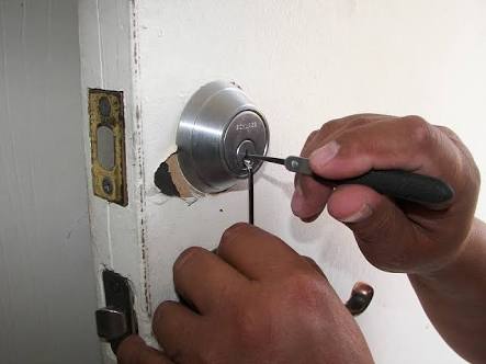 Locksmith Gorokan | 11 Sadie Ave, Gorokan NSW 2263, Australia | Phone: (02) 4353 0520