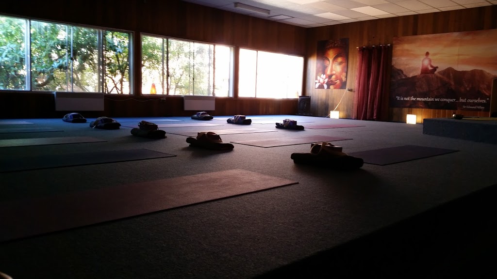 Alpine Yoga Studio | gym | 10 Clyde St, Jindabyne NSW 2627, Australia | 0411733975 OR +61 411 733 975