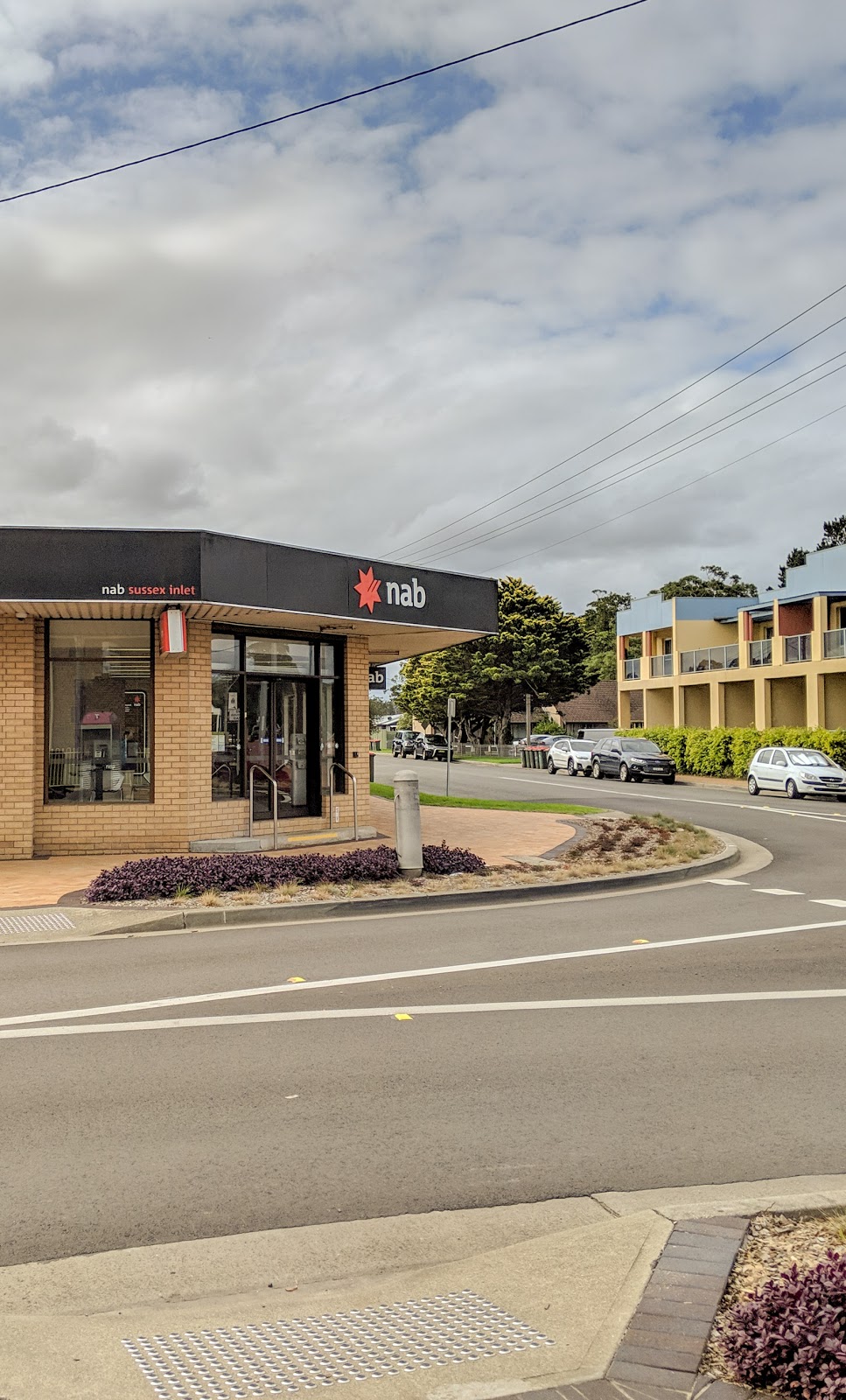 NAB branch | bank | 183 Jacobs Dr, Sussex Inlet NSW 2540, Australia | 132265 OR +61 132265