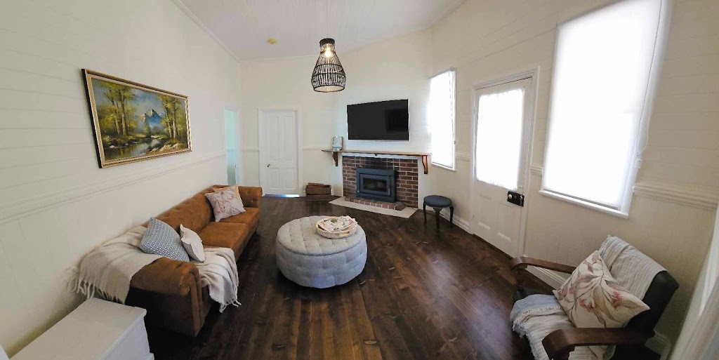 oak tree farmhouse | 175 Coramba Rd, Dorrigo NSW 2453, Australia | Phone: 0448 693 541