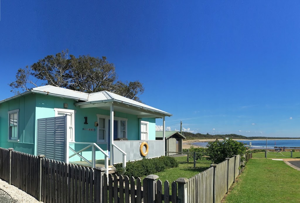 Aurora Beachfront Cottage - Book Direct For Best Rates | lodging | 2 Piscator Ave, Currarong NSW 2540, Australia | 0412292917 OR +61 412 292 917