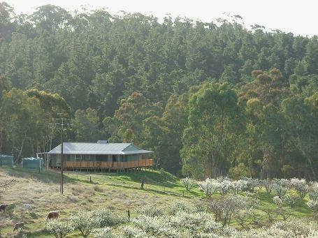 Taralee Orchards | lodging | 1087 Forest Rd, Wirrabara SA 5481, Australia | 0886684343 OR +61 8 8668 4343