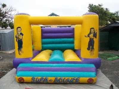 Bounce Around Jumping Castle Hire Melbourne | 36 Wakenshaw Cres, Pakenham VIC 3810, Australia | Phone: 0402 439 437