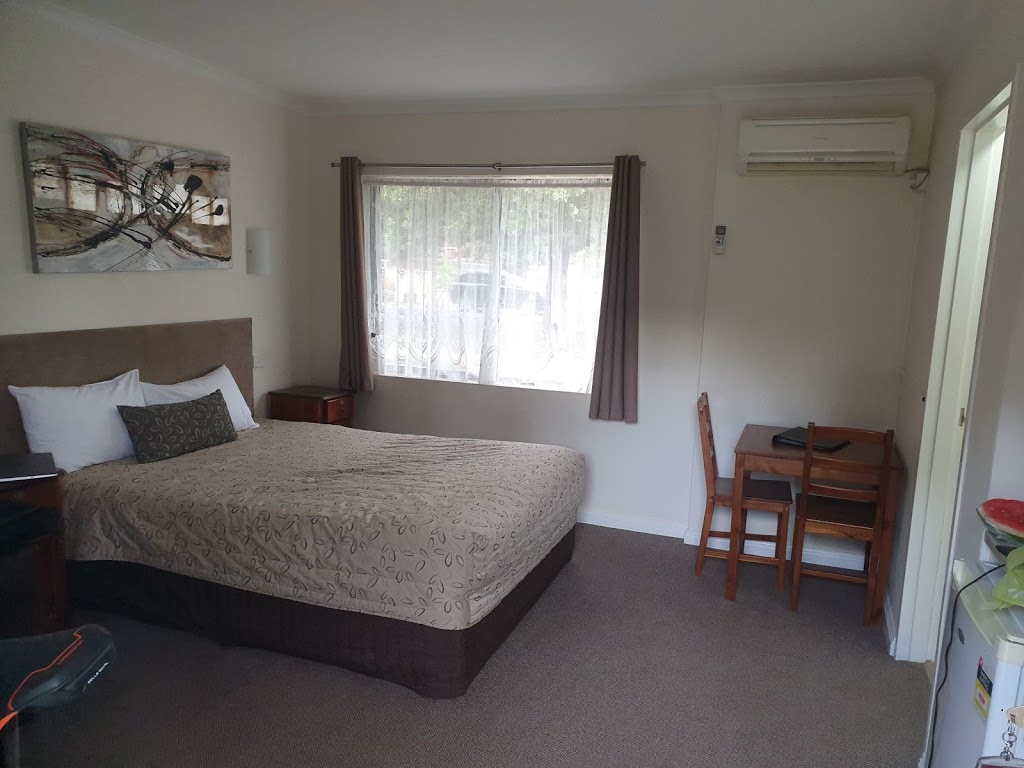 Castle Motel | lodging | 1 Duke St, Castlemaine VIC 3450, Australia | 0354722433 OR +61 3 5472 2433