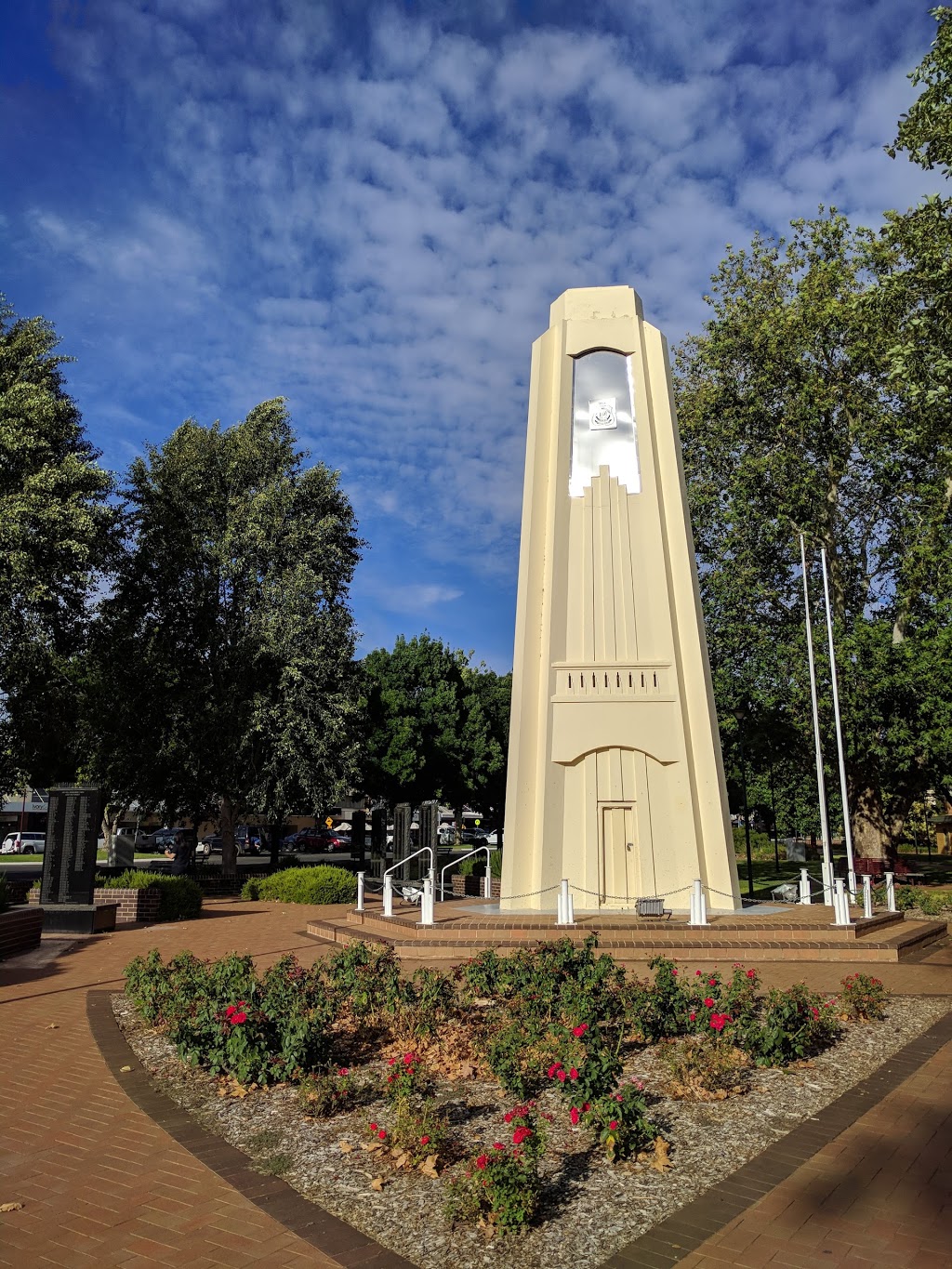 Memorial Park | park | 363 Banna Ave, Griffith NSW 2680, Australia | 0422670940 OR +61 422 670 940
