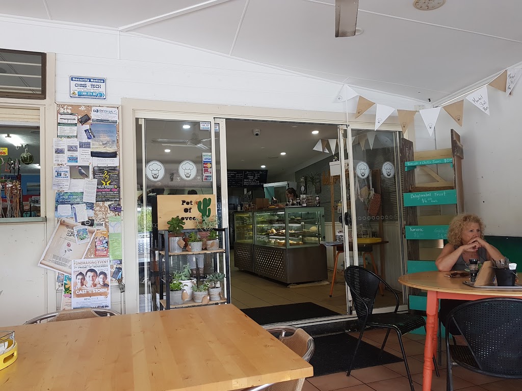 The Blonde Baker | cafe | 108 Riverside Dr, Tumbulgum NSW 2490, Australia | 0421816824 OR +61 421 816 824