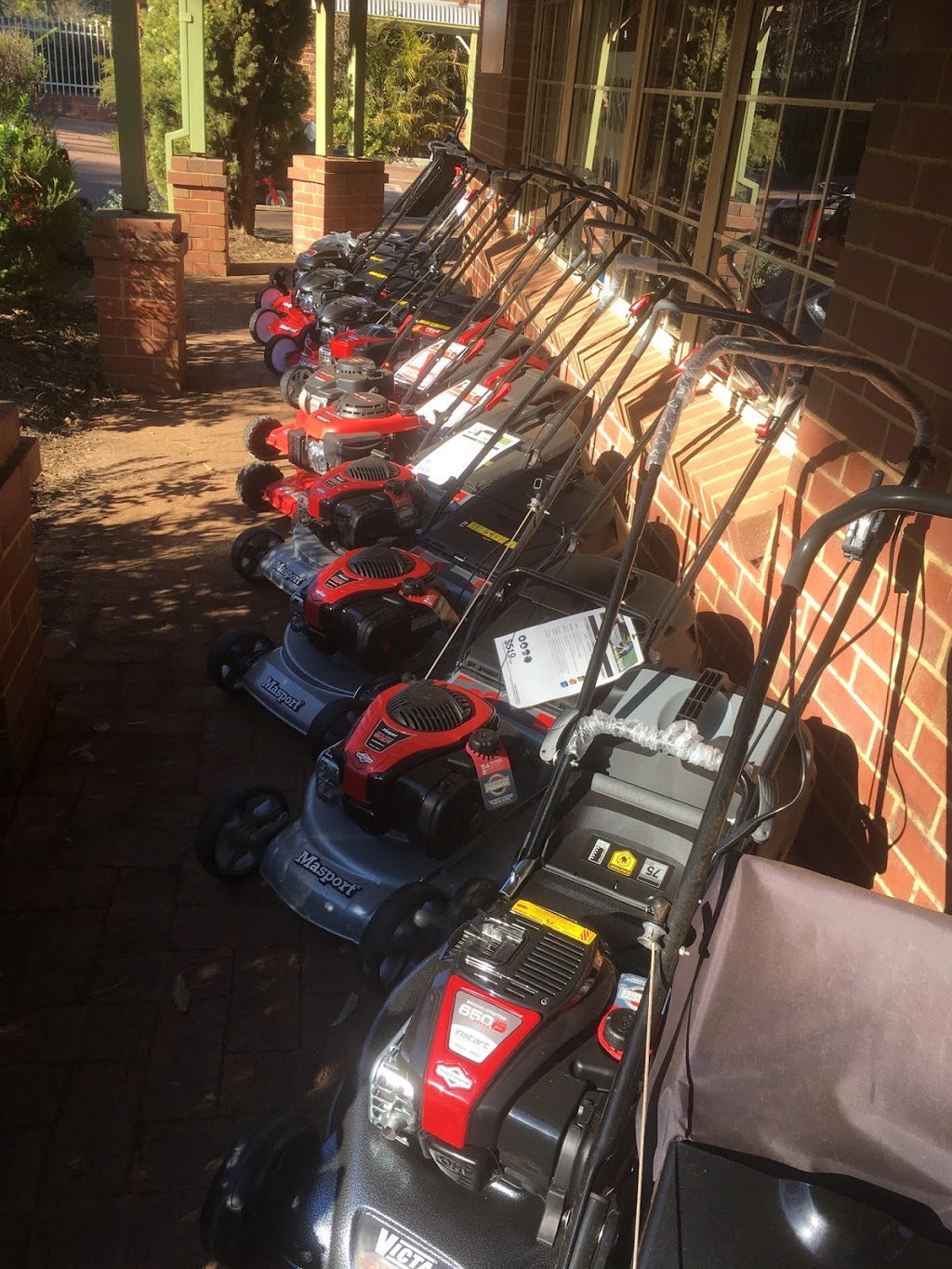 Eastern Hills Saws & Mowers | 7545 Great Eastern Highway Corner, Chipper St, Mundaring WA 6073, Australia | Phone: (08) 9295 2466