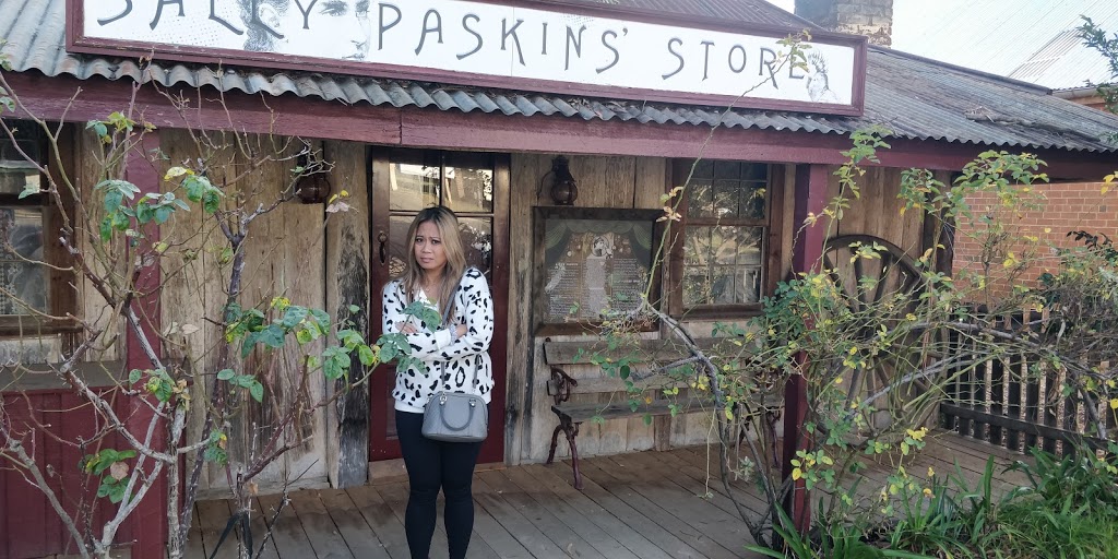 Sally Paskins Store | 26 Cork St, Gundaroo NSW 2620, Australia | Phone: (02) 6280 5883