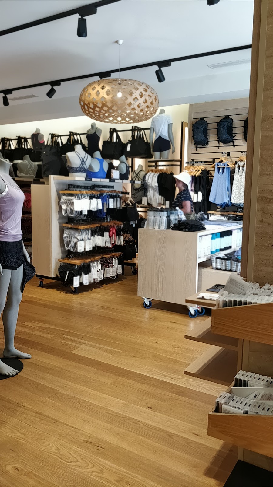 lululemon athletica | 814-816 Military Rd, Mosman NSW 2088, Australia | Phone: (02) 9960 7652