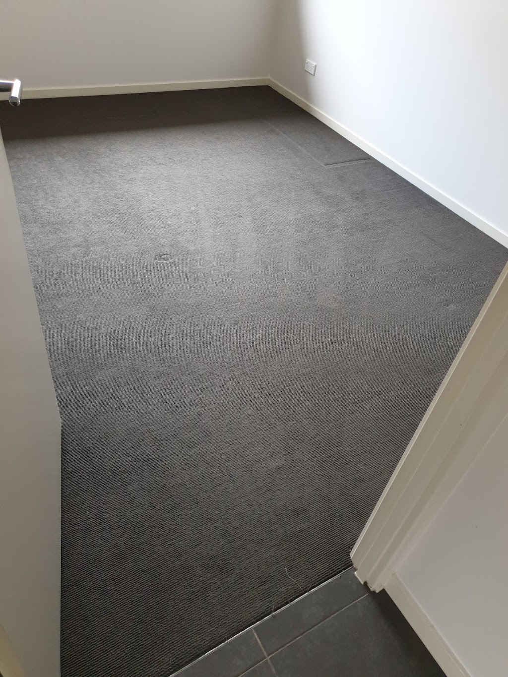 Refresh Carpet Tiles Upholstery | 1/18 Madang Cres, Runaway Bay QLD 4216, Australia | Phone: 0481 707 422