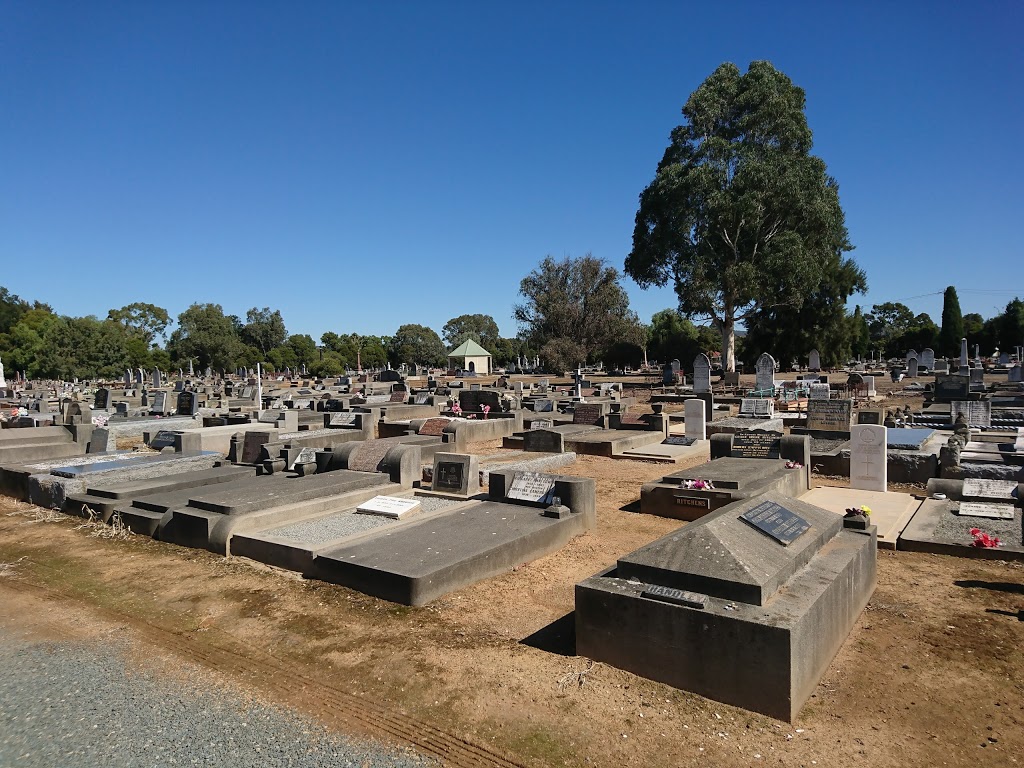 Wangaratta Cemetery | 233 Tone Rd, Wangaratta VIC 3677, Australia | Phone: (03) 5721 3698