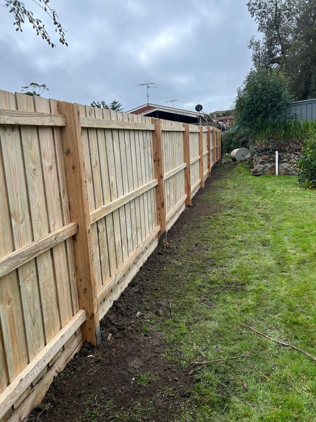 Morrison Fencing | 65 Barnes Rd, Kardella South VIC 3950, Australia | Phone: 0417 845 312