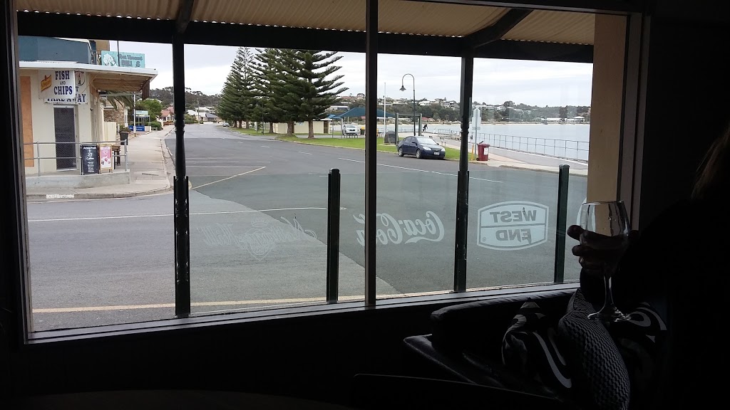 Ventnor Hotel | 35 Marine Parade, Port Vincent SA 5581, Australia | Phone: (08) 8853 7036