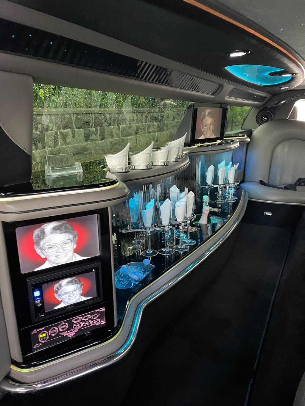 Limo 2 You | 9 Lusco St, Kalkallo VIC 3064, Australia | Phone: 0423 138 499