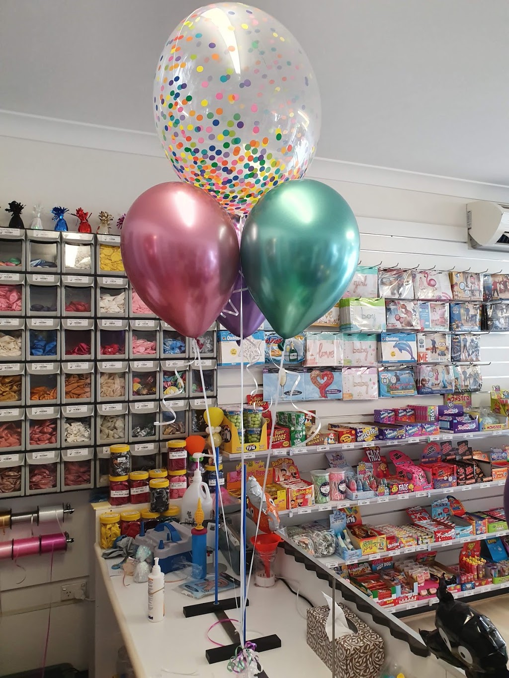 Port Stephens Party Supplies | jewelry store | 131 Gan Gan Rd, Anna Bay NSW 2316, Australia | 0249190045 OR +61 2 4919 0045