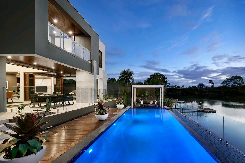 Luxe & Co Estate Agents | real estate agency | 15/340 Hope Island Rd, Hope Island QLD 4212, Australia | 0755519151 OR +61 7 5551 9151