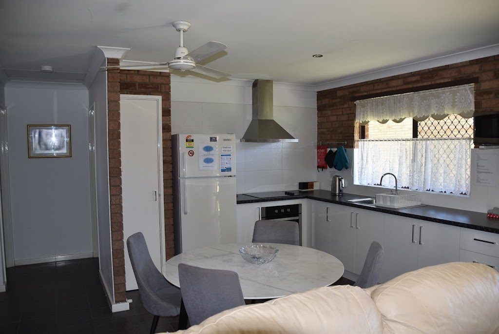 Ocean Beach Chalet 18 | 18/2 Casuarina Cres, Jurien Bay WA 6516, Australia | Phone: 0428 927 087