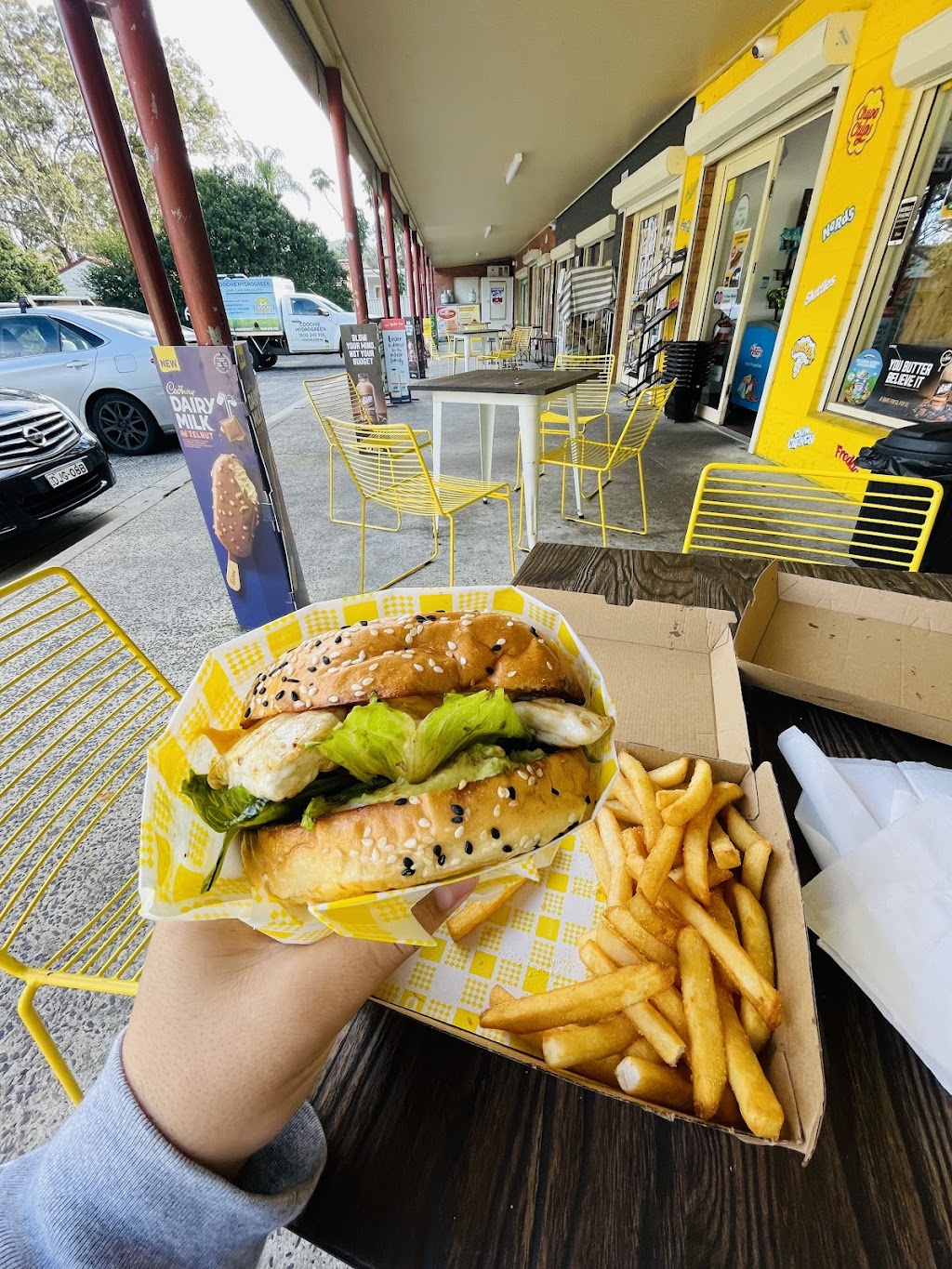 Ezy Deanz Friendly Grocer Narara | 2/16 Deane St, Narara NSW 2250, Australia | Phone: 0474 454 741