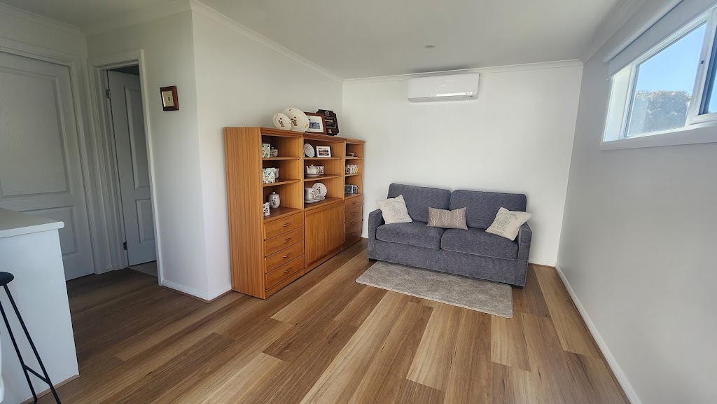 Granny Shacks | Amberly Dr, Drouin VIC 3818, Australia | Phone: 0439 741 733