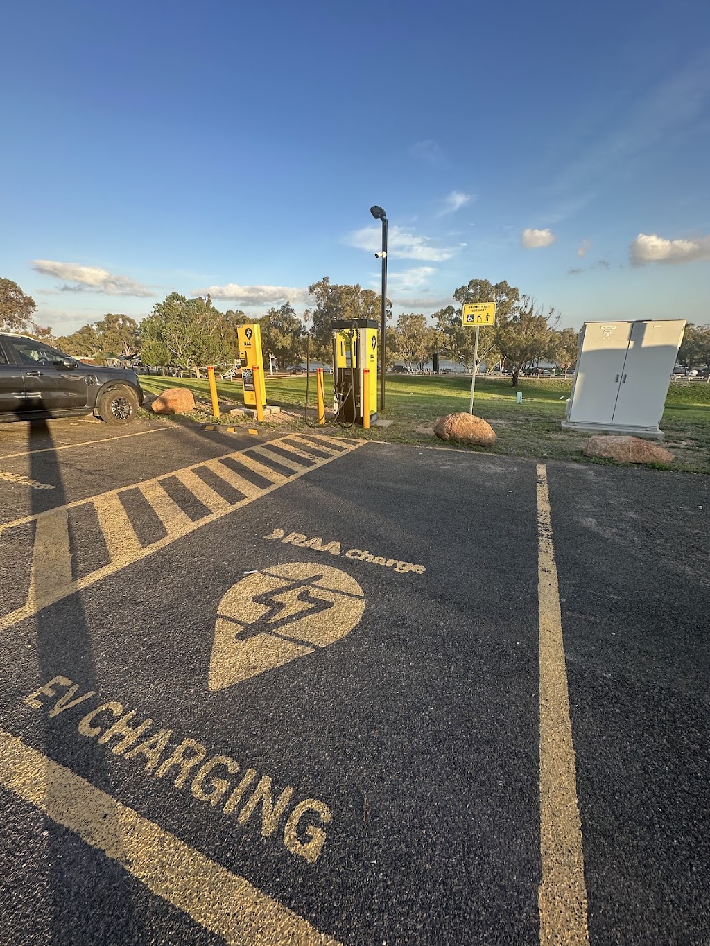 Chargefox Charging Station | 17 Railway Terrace, Morgan SA 5320, Australia | Phone: 1300 518 038