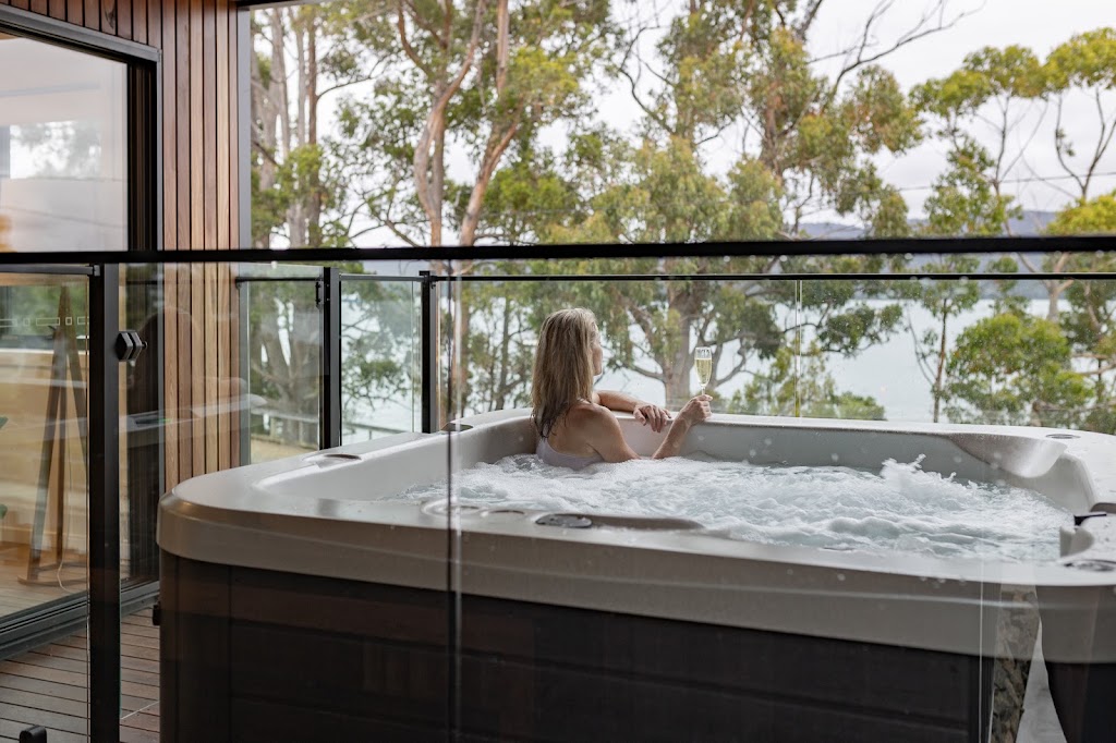 Bay View Retreats | 21 Bay View Rd, Dover TAS 7117, Australia | Phone: 0486 045 888