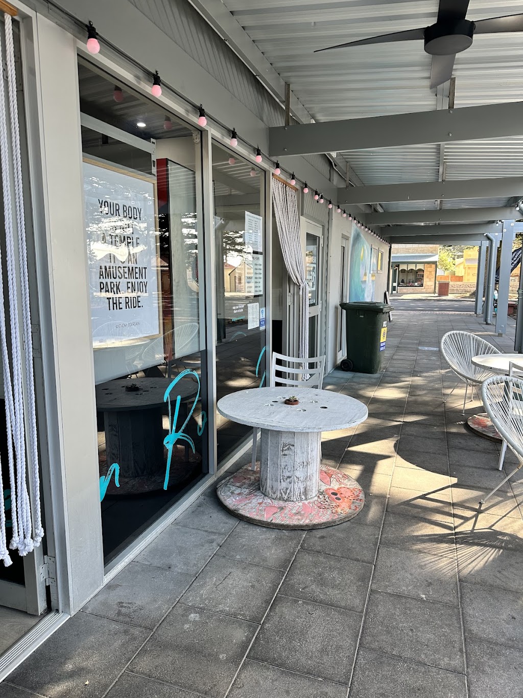 Beachport Takeaway | Shop 4/4 Railway Terrace, Beachport SA 5280, Australia | Phone: 0437 813 967