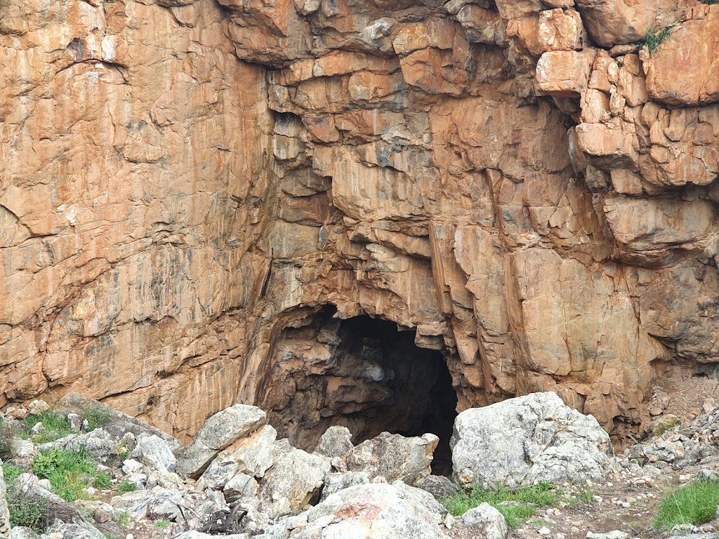 Jingemia Cave | tourist attraction | LOT 350 Eagle Hill Rd, Watheroo WA 6513, Australia | 0896886000 OR +61 8 9688 6000