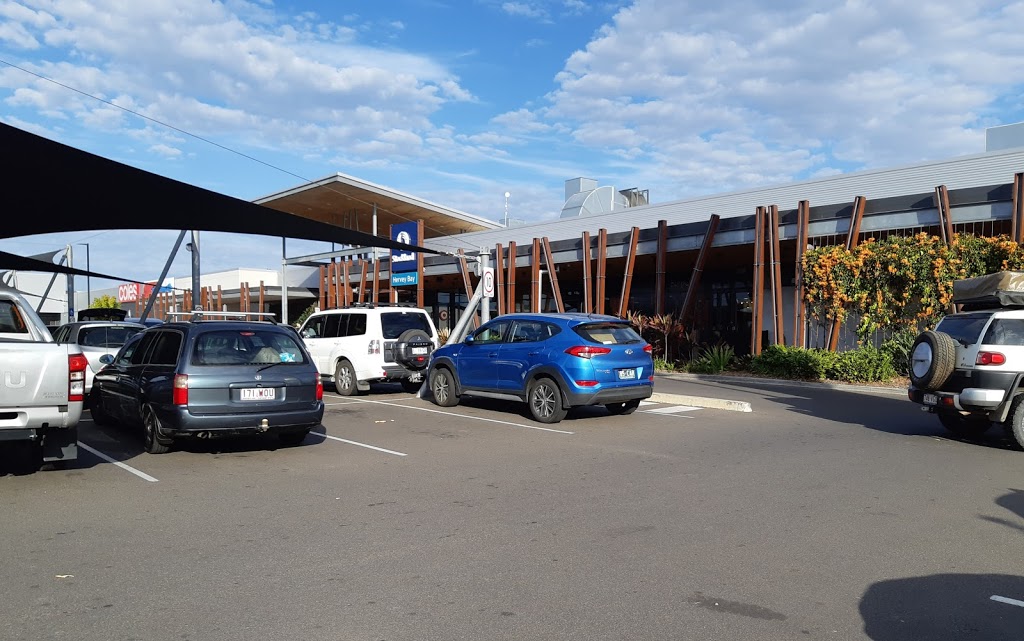 Urangan Central Shopping Centre | shopping mall | Crn Boat Harbour Drive and Elizabeth Street, Urangan QLD 4655, Australia | 1800006286 OR +61 1800 006 286