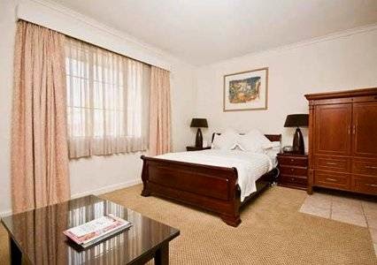 Quality Inn Country Plaza Queanbeyan | 147 Uriarra Rd, Queanbeyan NSW 2620, Australia | Phone: (02) 6297 1211