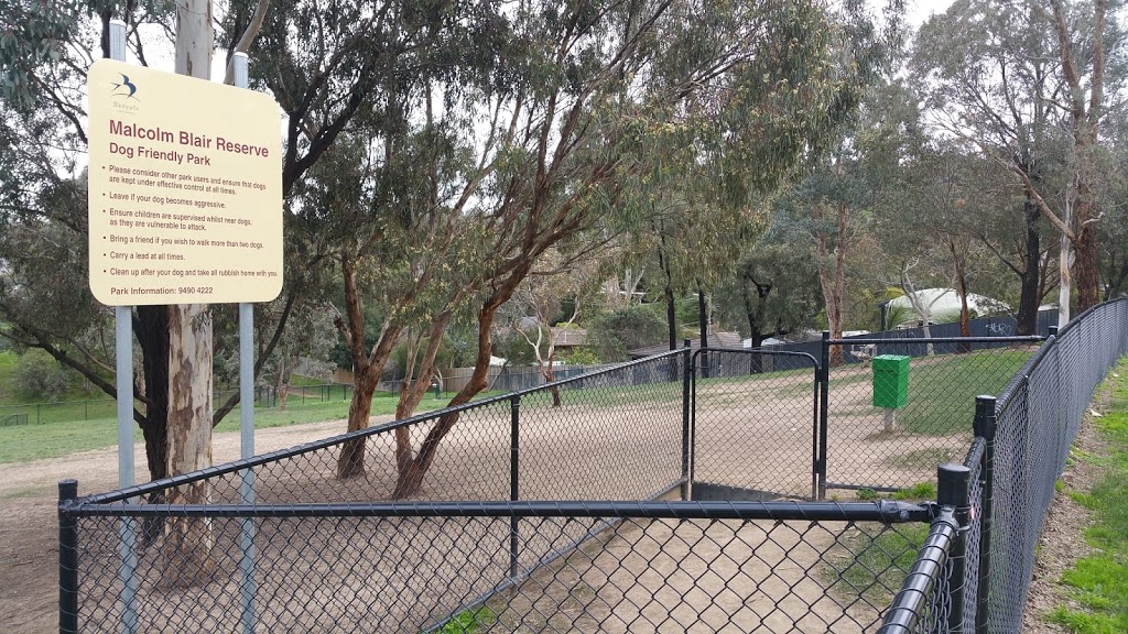 Malcolm Blair Reserve Dog Park | park | 94 Karingal Dr, Greensborough VIC 3088, Australia | 0394904222 OR +61 3 9490 4222