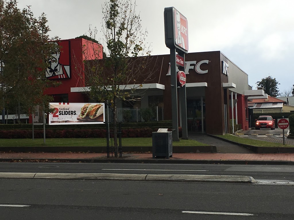 KFC Mitcham | meal takeaway | 240 Belair Rd, Mitcham SA 5062, Australia | 0883734953 OR +61 8 8373 4953