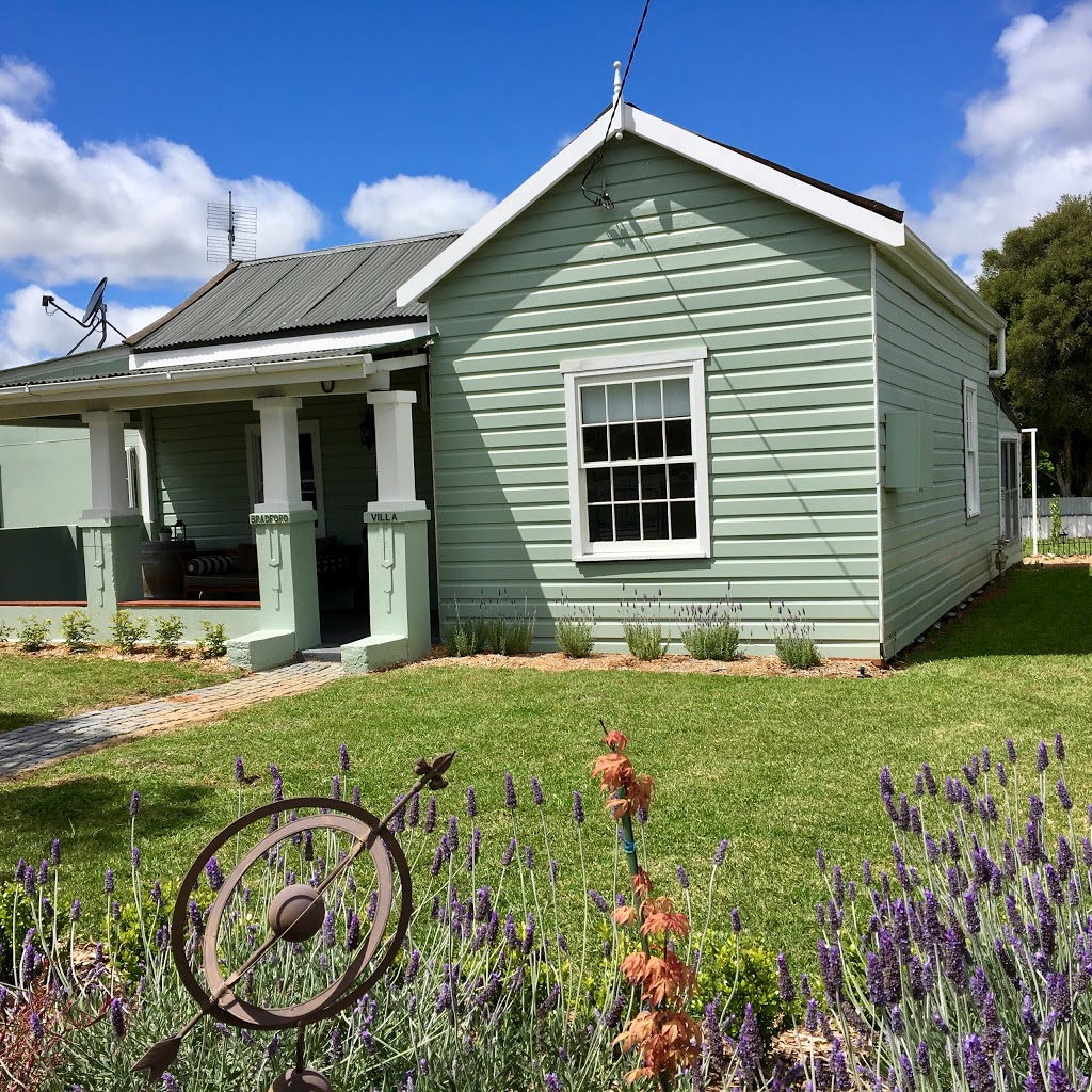 Bradford Cottage | lodging | 1 Bellevue St, Temora NSW 2666, Australia | 0400555123 OR +61 400 555 123