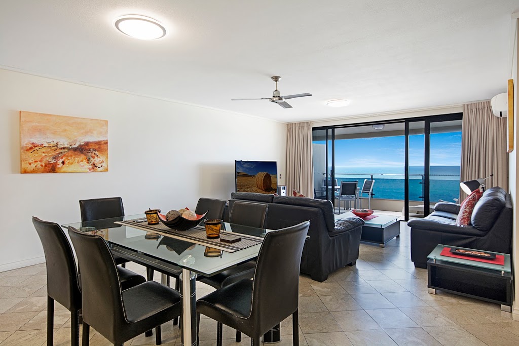 Clubb Coolum Beach Resort | 1740 David Low Way, Coolum Beach QLD 4573, Australia | Phone: (07) 5446 3888