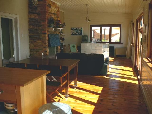 Christmas Cove Cottage | lodging | 44 Howard Dr, Penneshaw SA 5222, Australia | 0467361753 OR +61 467 361 753