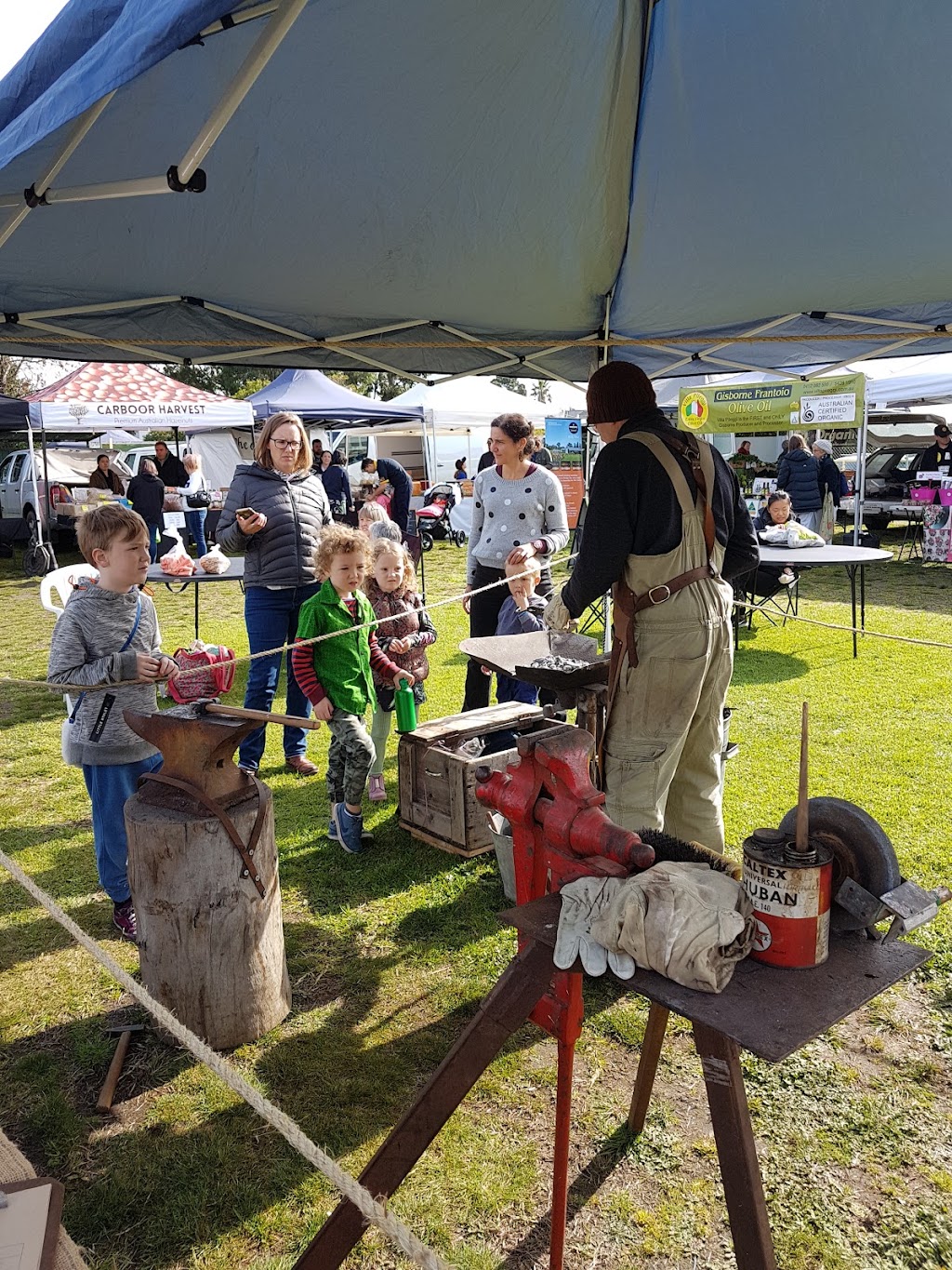 Slow Food Melbourne Farmers Market | 63 The Avenue, Spotswood VIC 3015, Australia | Phone: 0438 318 319