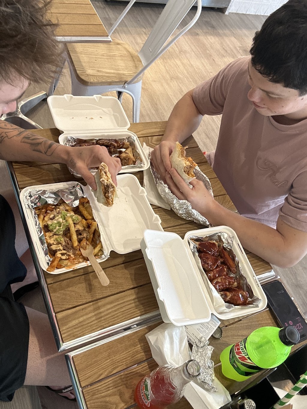 Burrito grill & bar | shop 28 2/10 Codenwarra Rd, Emerald QLD 4720, Australia | Phone: 0428 740 349