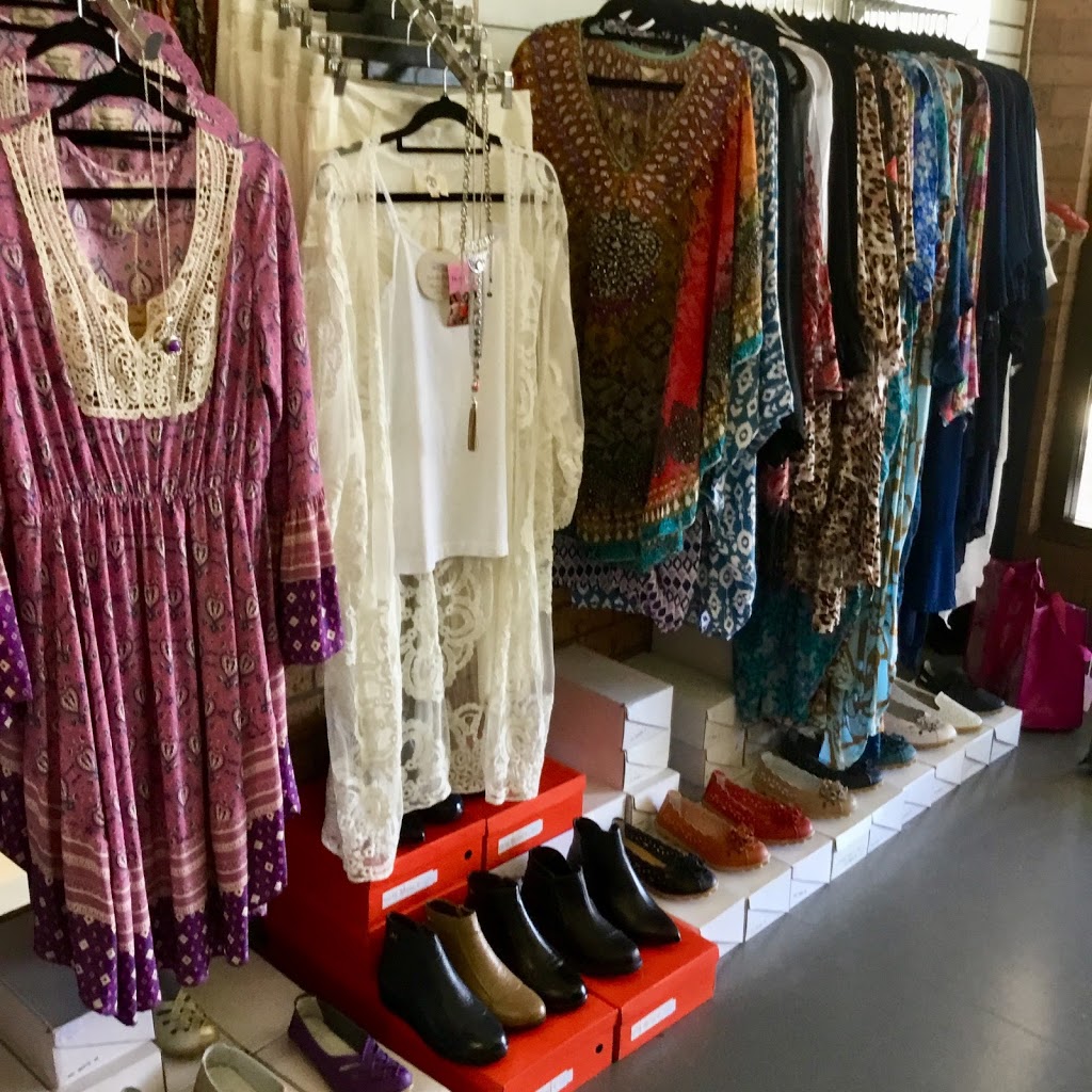 Berry Lush Designs | clothing store | Shop 14 Kooindah Centre, 61 President Wilson Walk, Tanilba Bay NSW 2319, Australia | 0423688030 OR +61 423 688 030