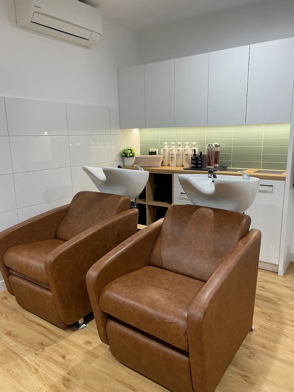 Clippers Hair Salon | 179 Murray Rd, Wingham NSW 2429, Australia | Phone: (02) 6552 3317