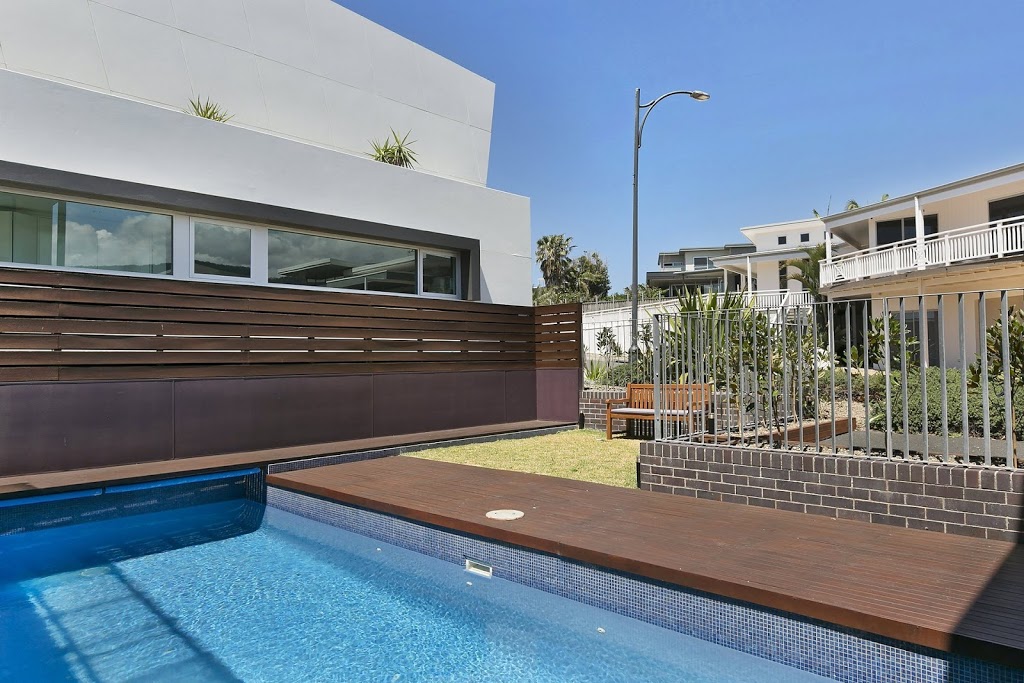 The Weaver Beach House on Sandon Point | real estate agency | 10 Weaver Terrace, Bulli NSW 2516, Australia | 0242079988 OR +61 2 4207 9988