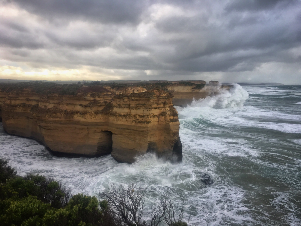 Port Campbell Visitor Information Centre | travel agency | 26 Morris St, Port Campbell VIC 3269, Australia | 1300137255 OR +61 1300 137 255