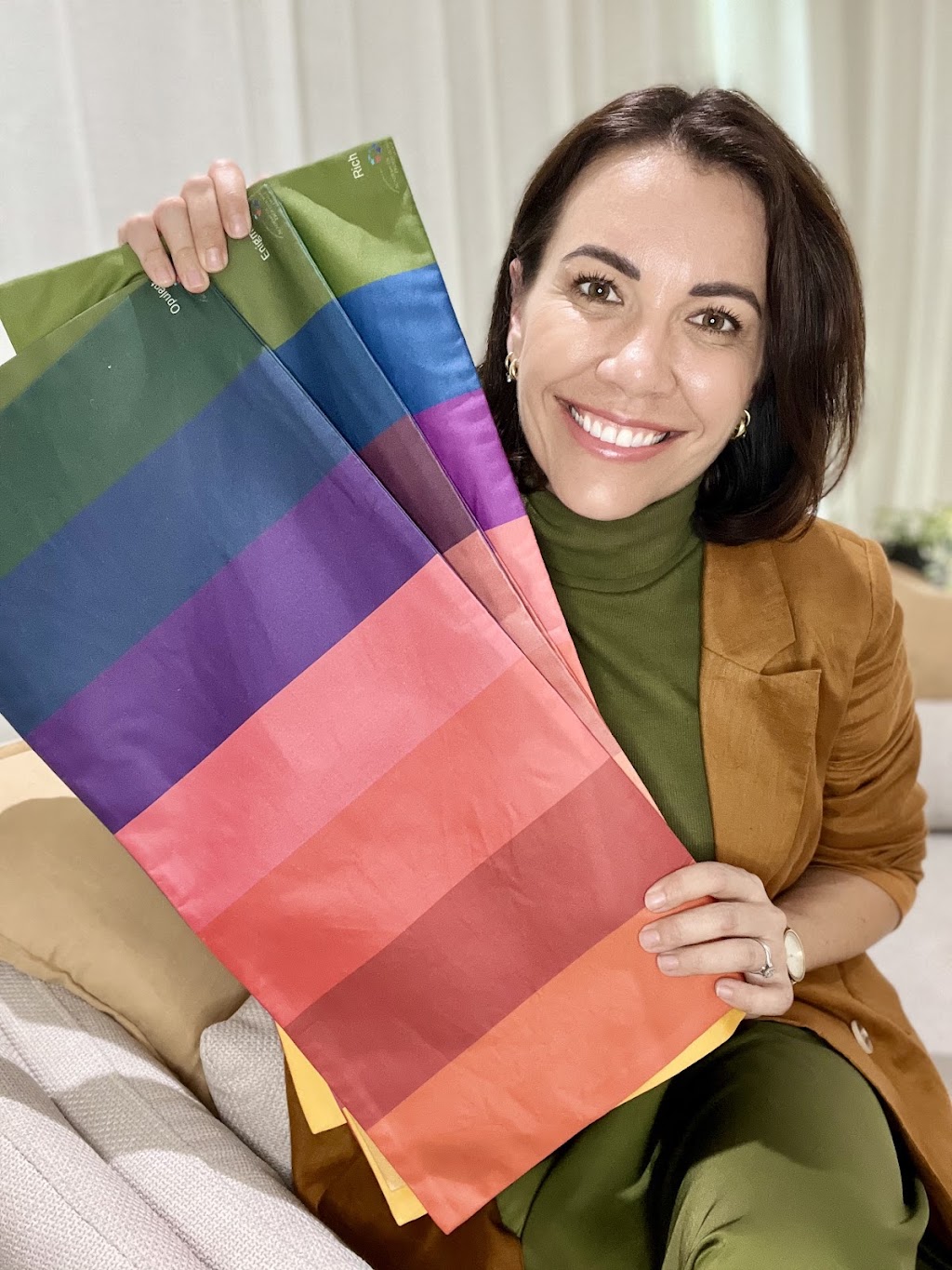 The Colourist - Personal Colour Analysis | 28 Barden Ridge Rd, Reedy Creek QLD 4227, Australia | Phone: 0413 999 617