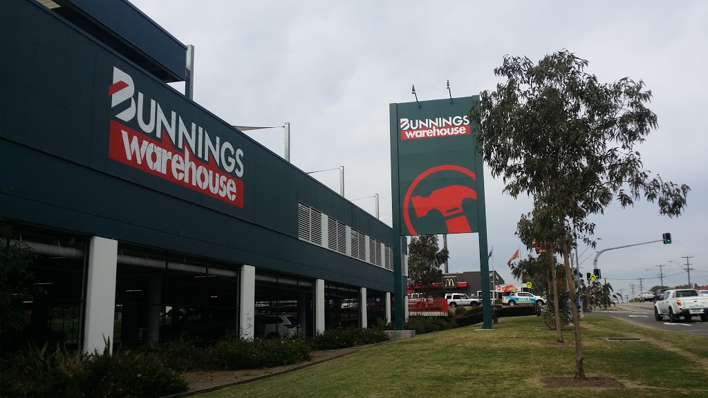Bunnings Greenacre | hardware store | Cnr Roberts Road &, Amarina Ave, Greenacre NSW 2190, Australia | 0287557600 OR +61 2 8755 7600