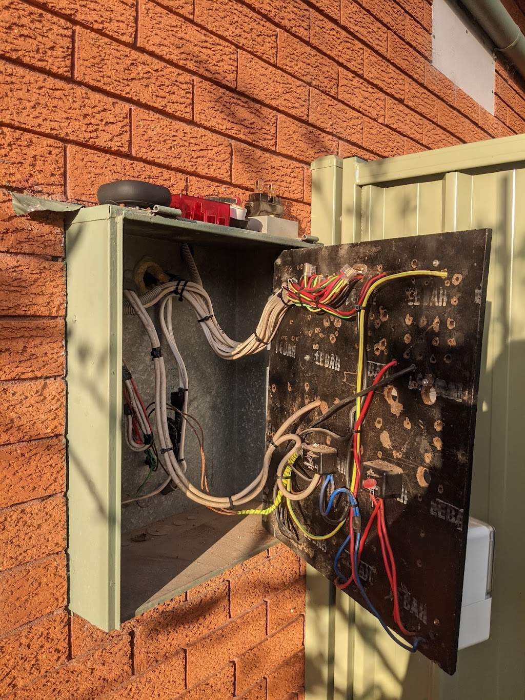 Headland Electrical Lennox Head | 52 Habitat way, Lennox Head NSW 2478, Australia | Phone: 0430 074 769