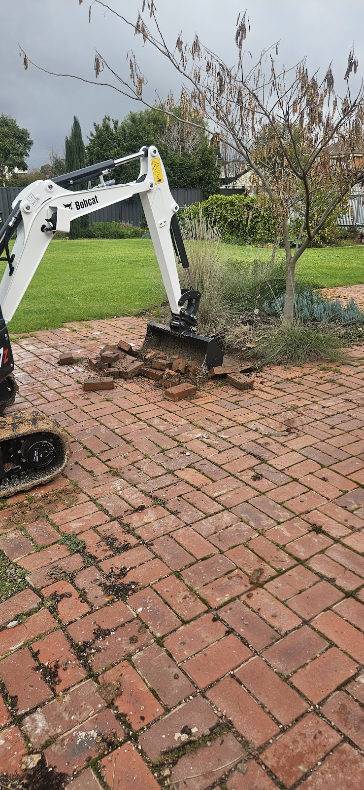 Eaglehawk Mini Excavator Hire | Loddon Valley Hwy, Eaglehawk VIC 3556, Australia | Phone: 0400 258 664