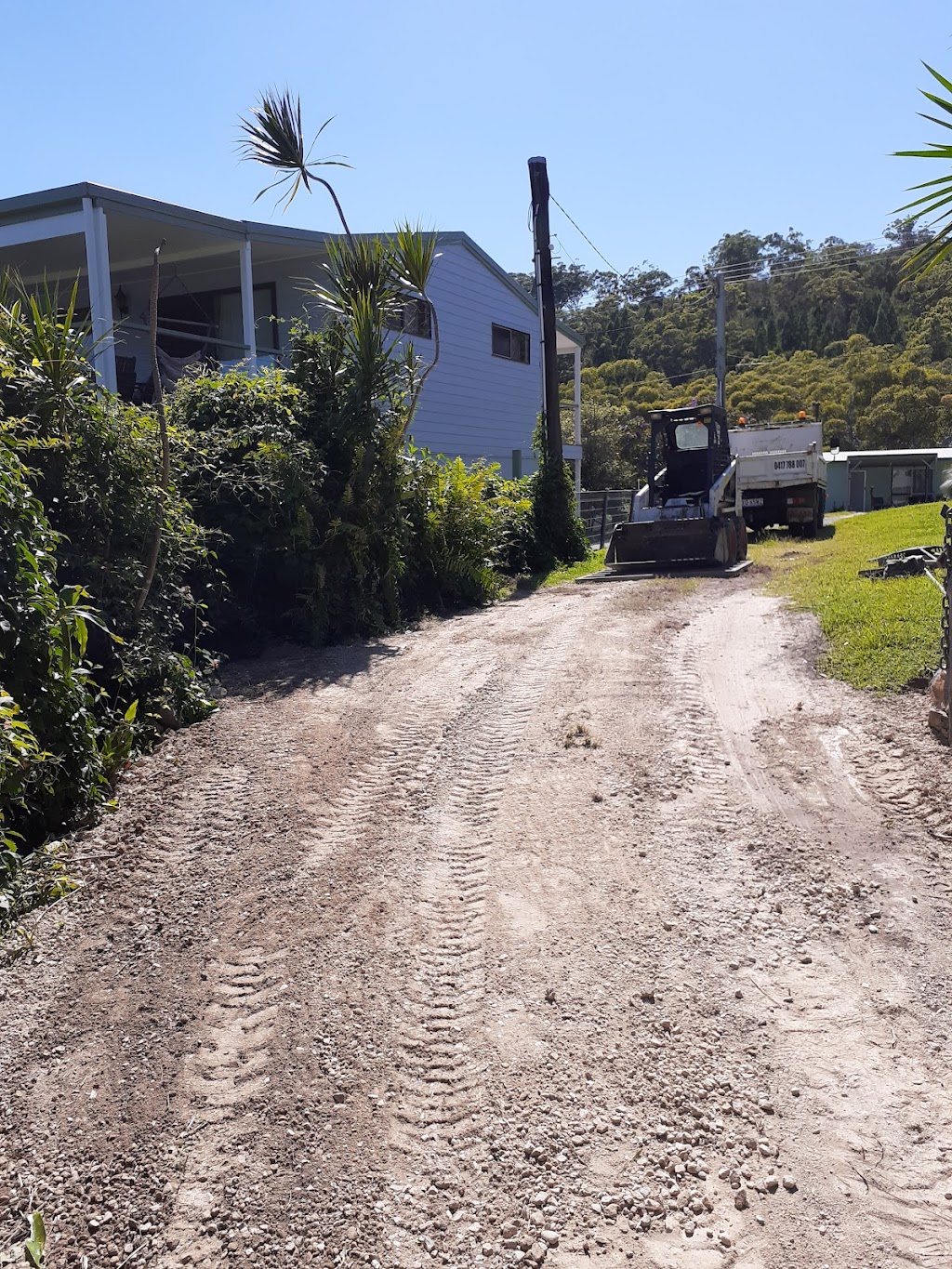 Straddie Bobcat & excavator hire | 36 Tramican St, Point Lookout QLD 4183, Australia | Phone: 0417 788 007