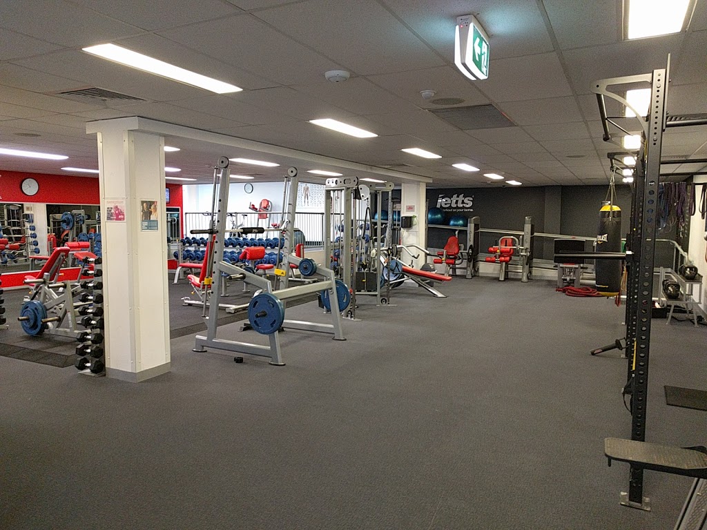 Jetts Torquay | gym | Shop 8, Torquay village, 41 Bristol Rd, Torquay VIC 3228, Australia | 0352615380 OR +61 3 5261 5380