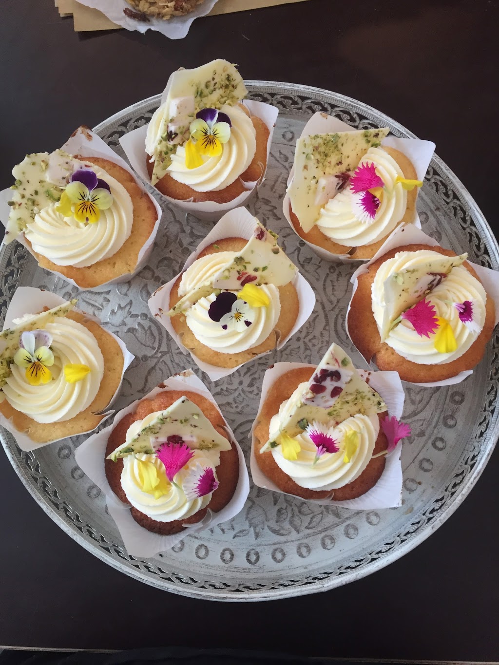 Fallen Leaf Espresso and Tea Bar | 1/33 Broadway, Burringbar NSW 2483, Australia | Phone: (02) 6677 1108