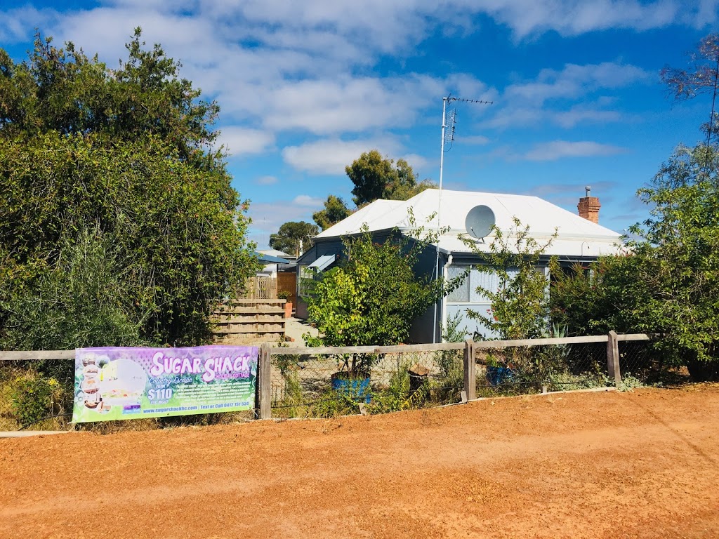 Sugar Shack Holiday Cottage - Dumbleyung Accommodation (1,2 or 3 | 11 Harvey St, Dumbleyung WA 6350, Australia | Phone: 0412 151 534