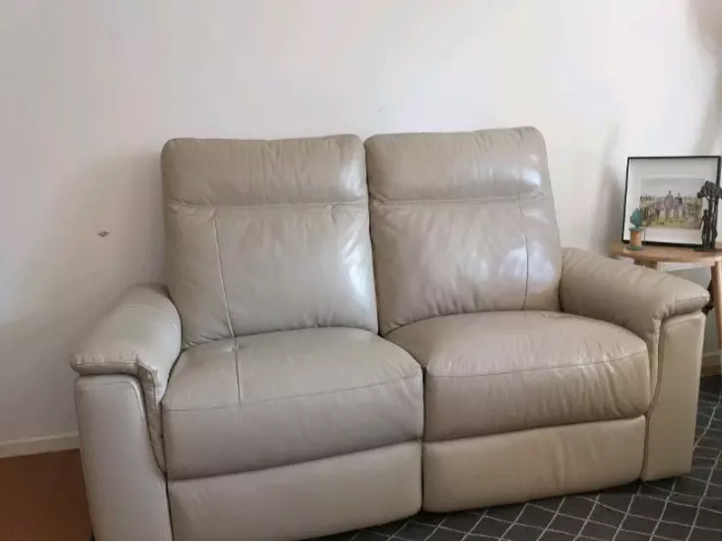Couch Cleaning Gold Coast | 27 MacKay Cl, Bundall QLD 4217, Australia