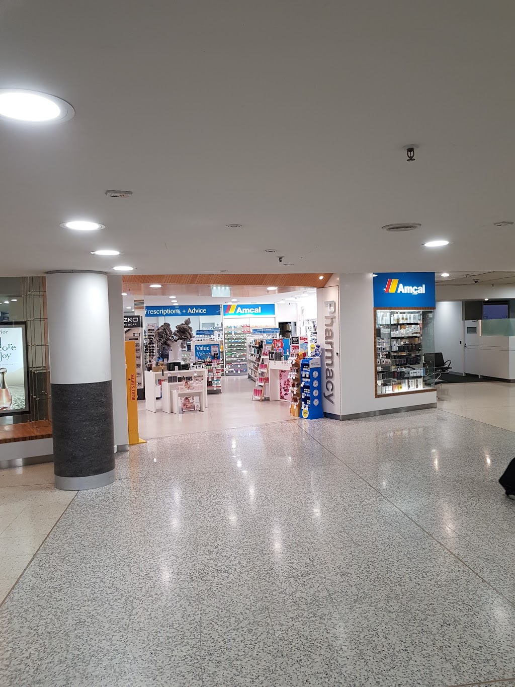 Amcal Pharmacy Melbourne International Airport | pharmacy | Shop 133R Melbourne Airport, International Terminal, 2 Departure Dr, Tullamarine VIC 3045, Australia | 0393345449 OR +61 3 9334 5449